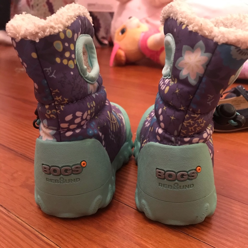 Toddler Boggs Snow Boots Size 7